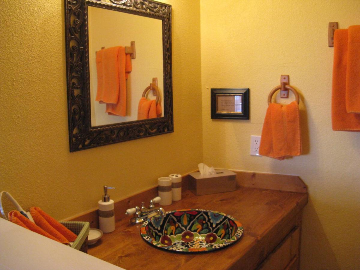 Globetrotter Lodge Holbrook Room photo